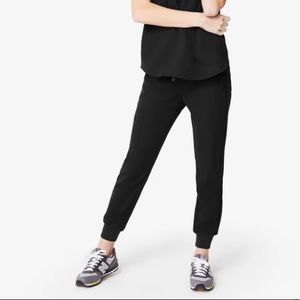 FIGS black jogger scrub